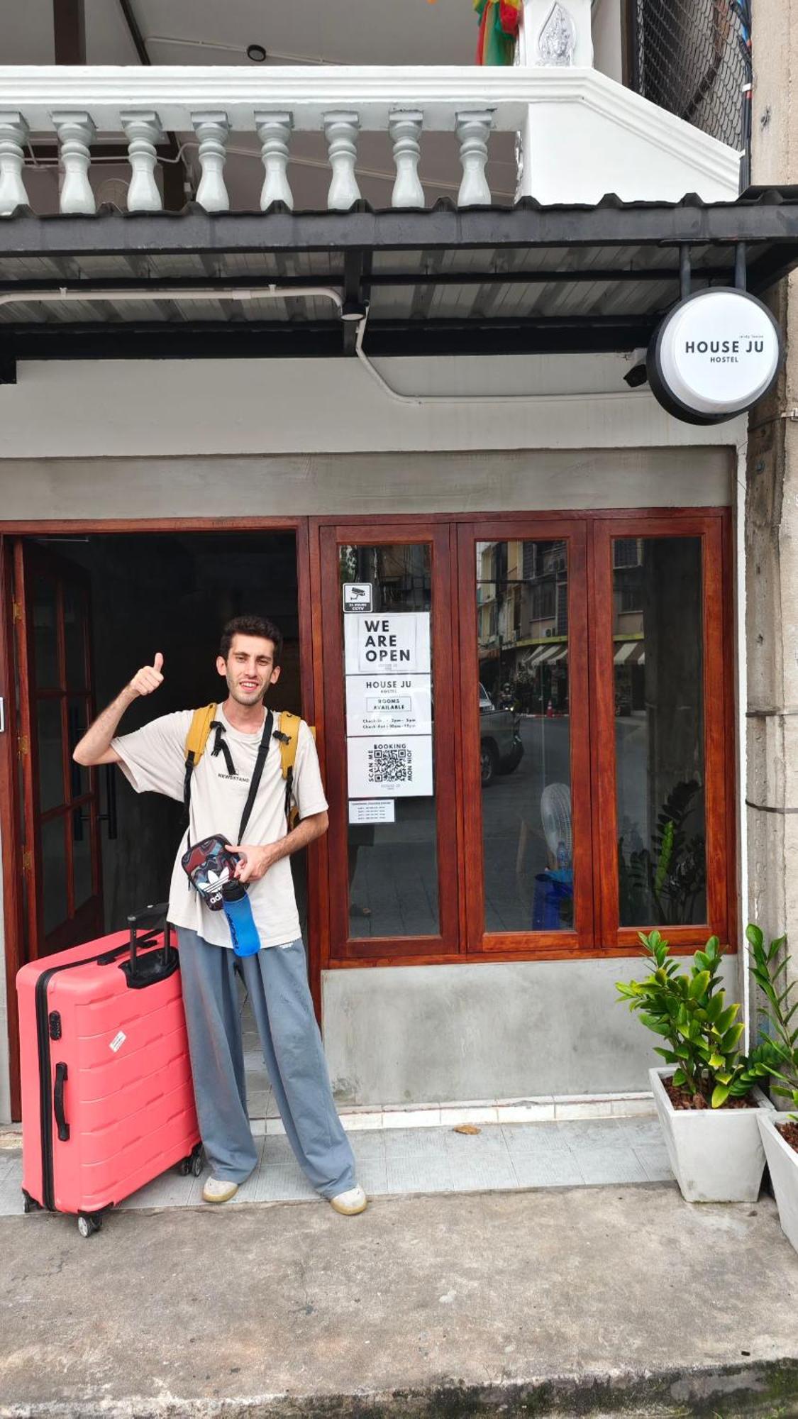 House Ju Hostel Bangkok Exterior photo