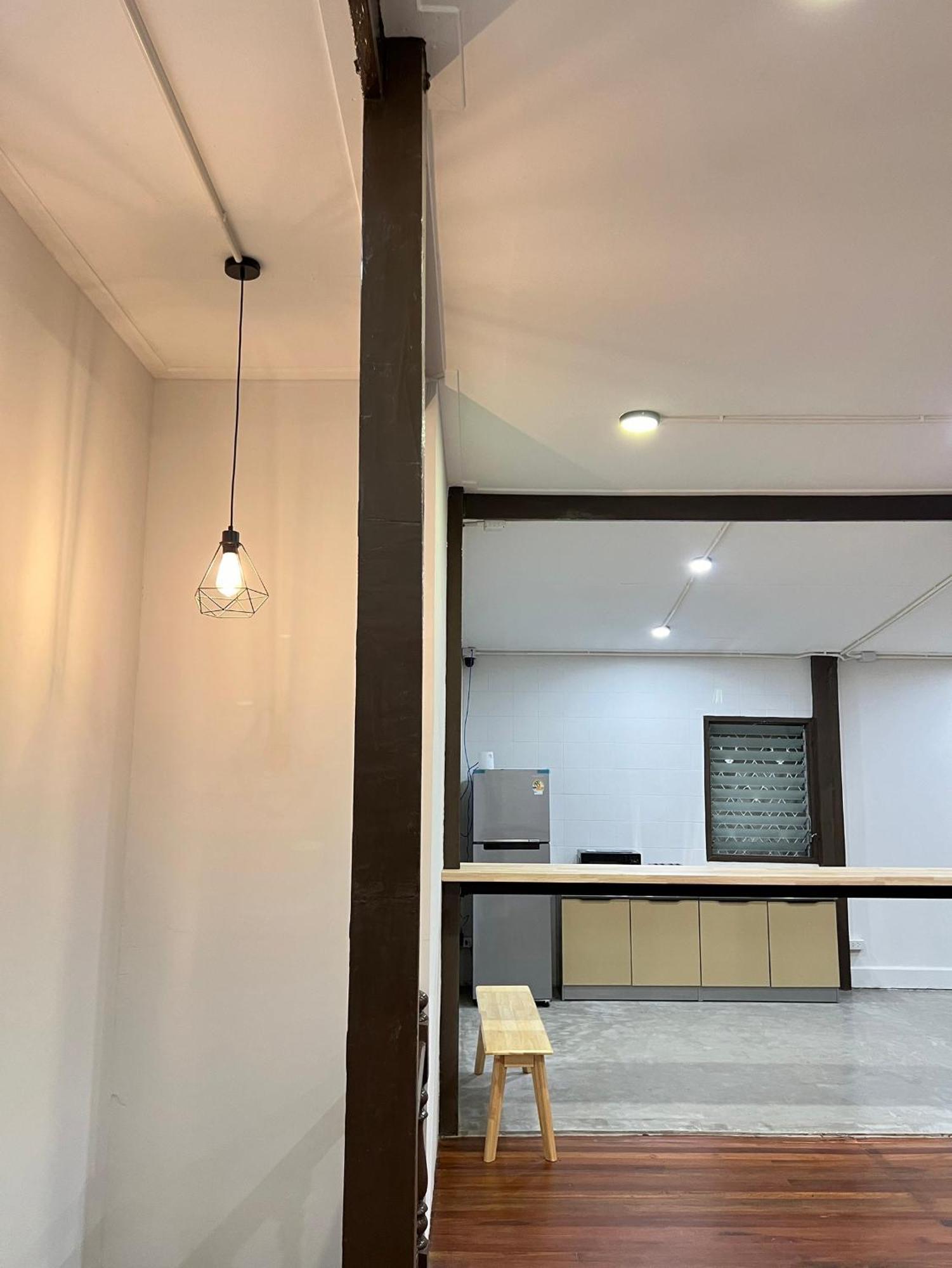 House Ju Hostel Bangkok Exterior photo
