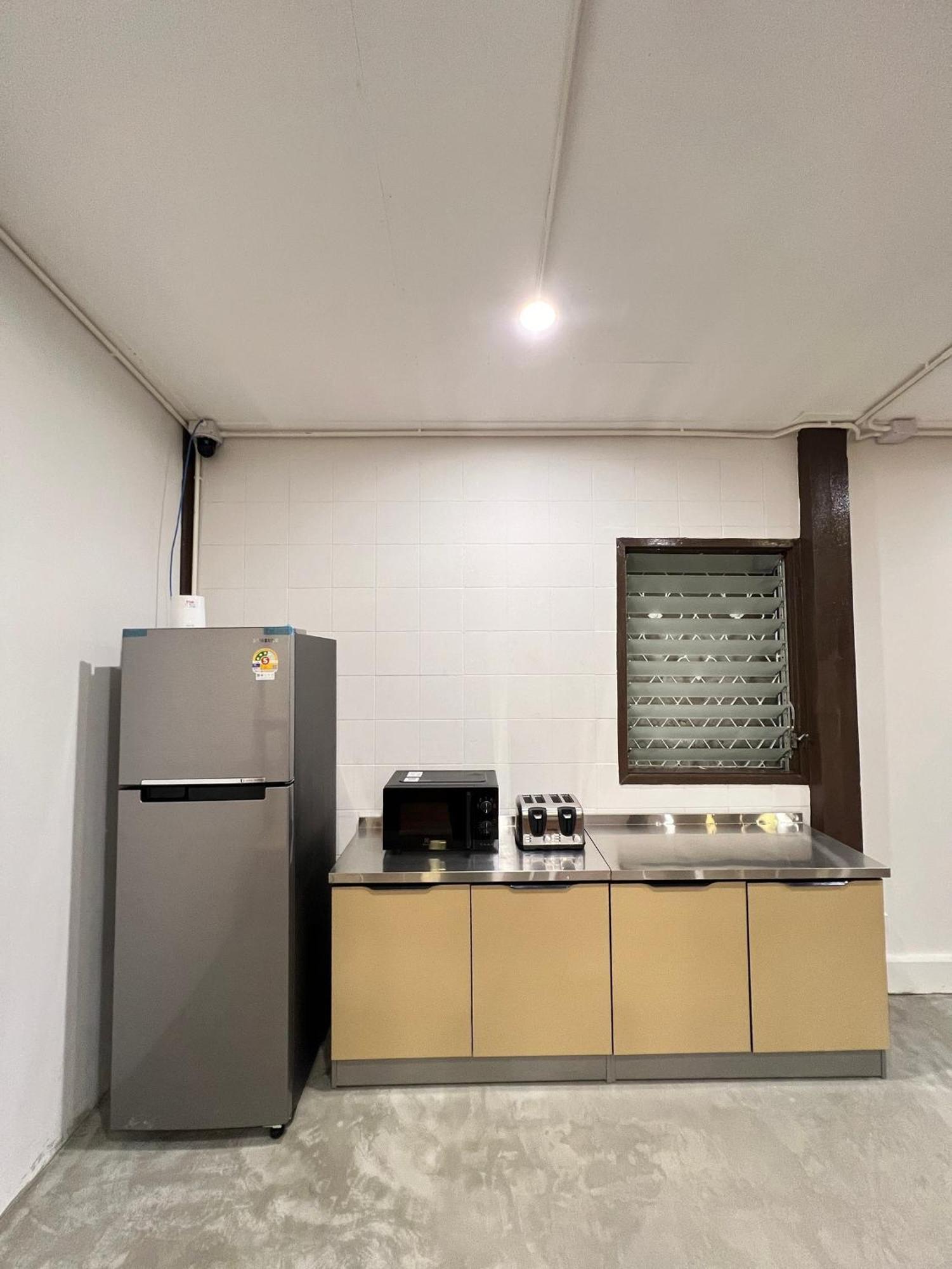 House Ju Hostel Bangkok Exterior photo